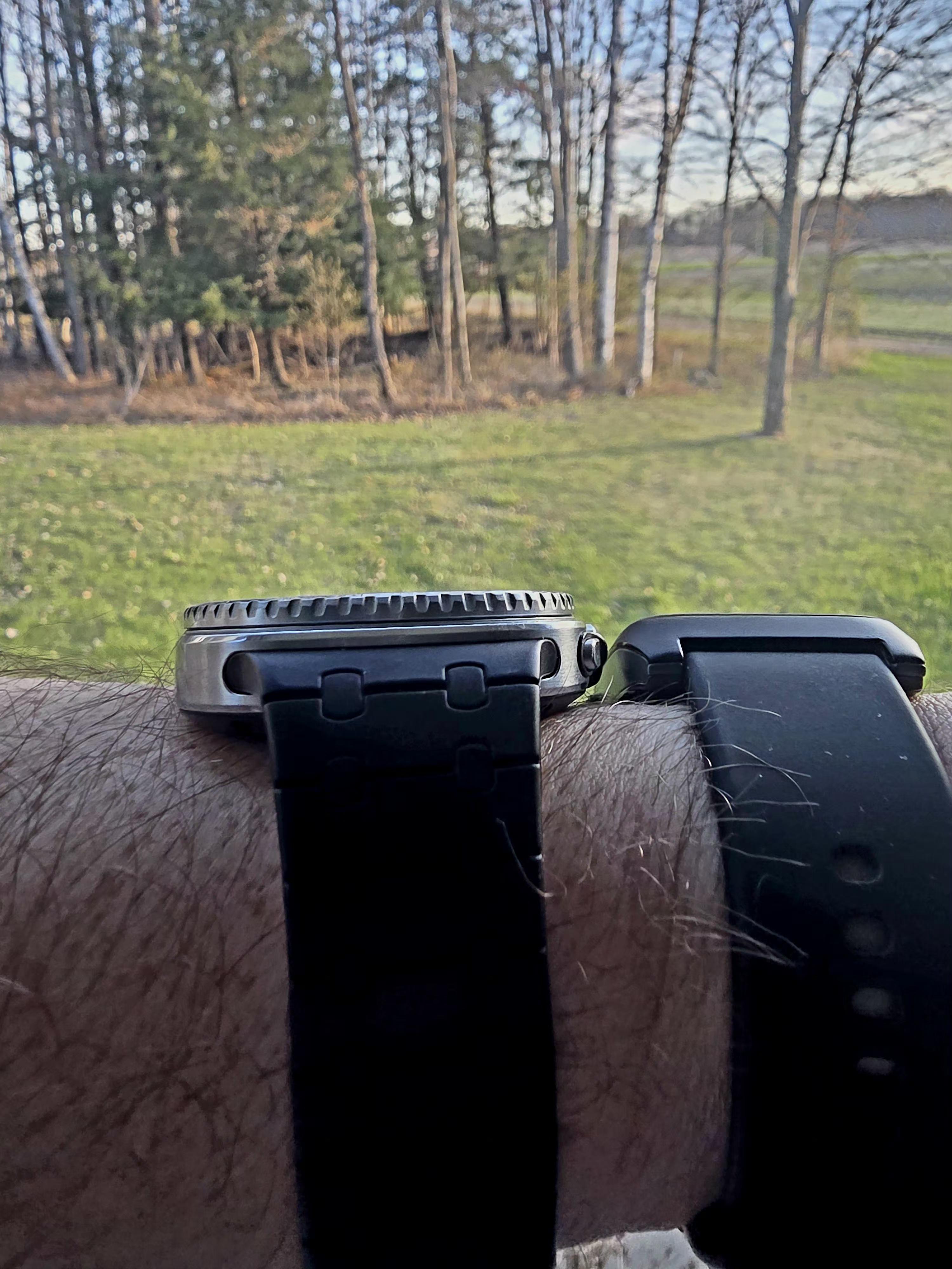 Side-by-side comparison of Pebble and Samsung