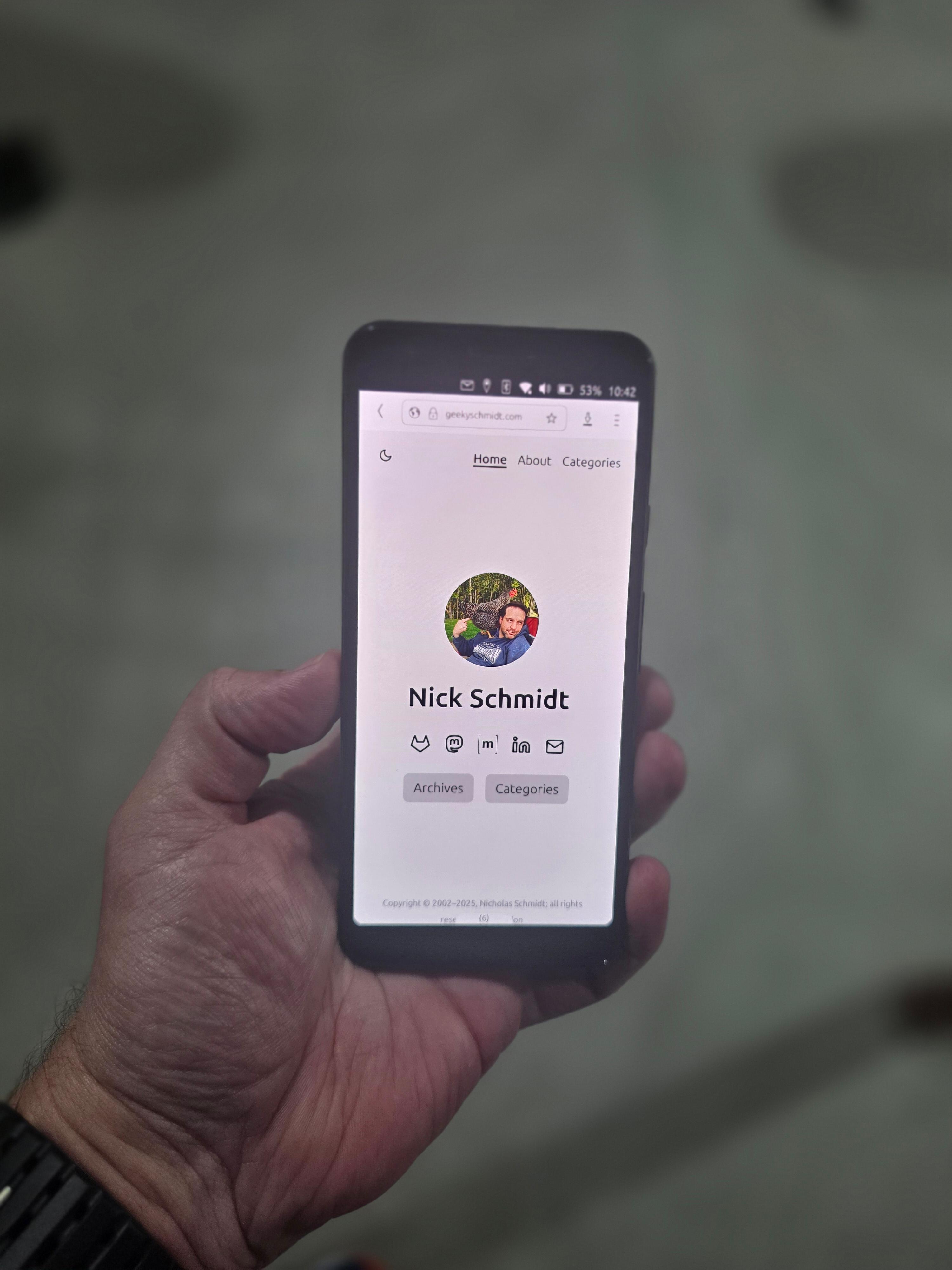 Pixel 3a Ubuntu Touch Photo 1